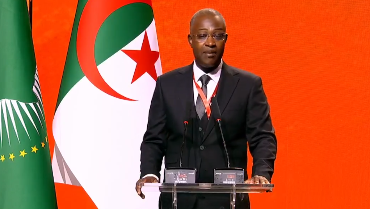 وزارة الشباب الجزائرية تنفي تصريحاً ينسب إلى وزيرها حول استشارة أوروبا للجزائر في قضايا الشباب