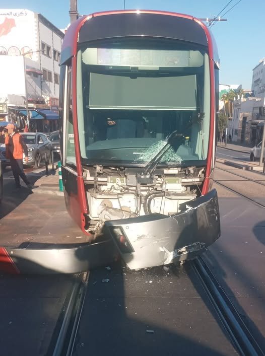 حادث اصطدام يوقف حركة الترامواي مؤقتًا بين حي الوحدة ودرب الطلبة