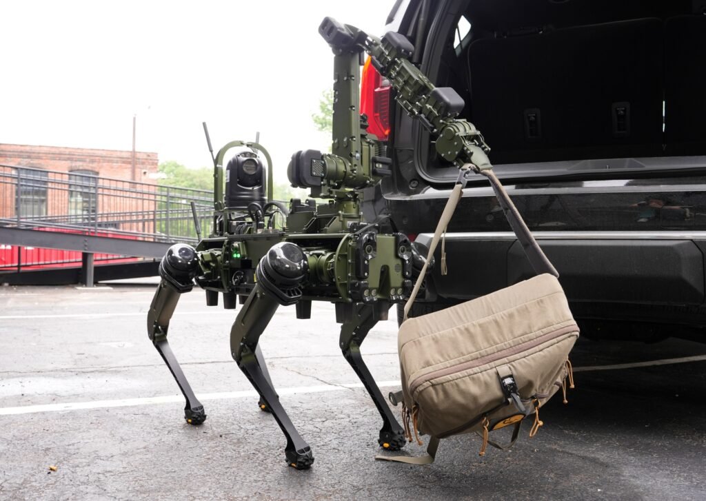 Ghost Robotics تعزز قدرات روبوتها Vision 60 بذراع آلية متطورة