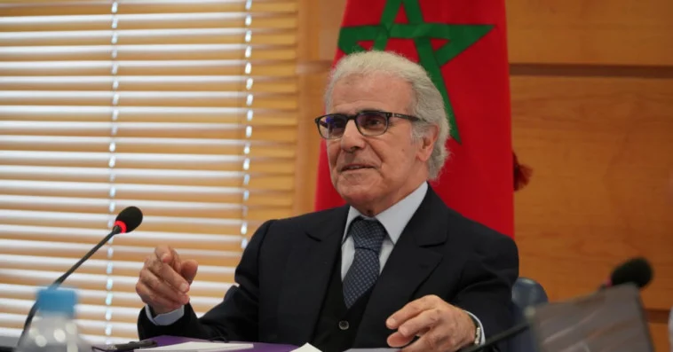 الجواهري يقترب من مغادرة بنك المغرب بعد أزيد من عقدين… وخيار “التكنوقراط” الأقرب للخلافة