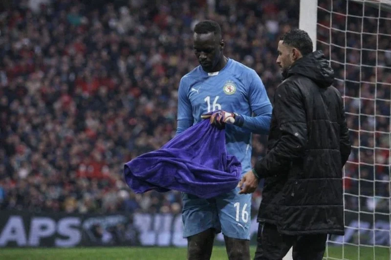 هل كانت “المنشفة” مؤثرة فعلاً؟ رئيس حكام الكاف يوضح ما حدث في نهائي المغرب والسنغال