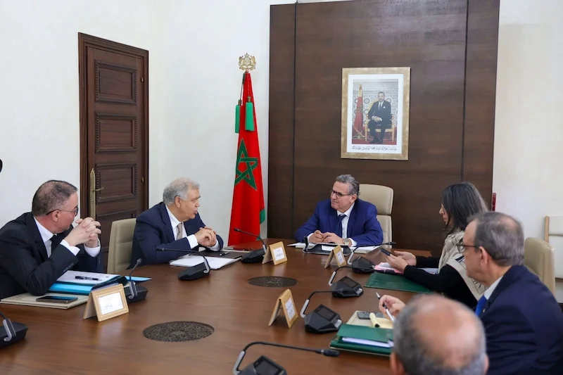 الحكومة تطلق دعما استثنائيا لمهنيي النقل لمواجهة ارتفاع أسعار المحروقات